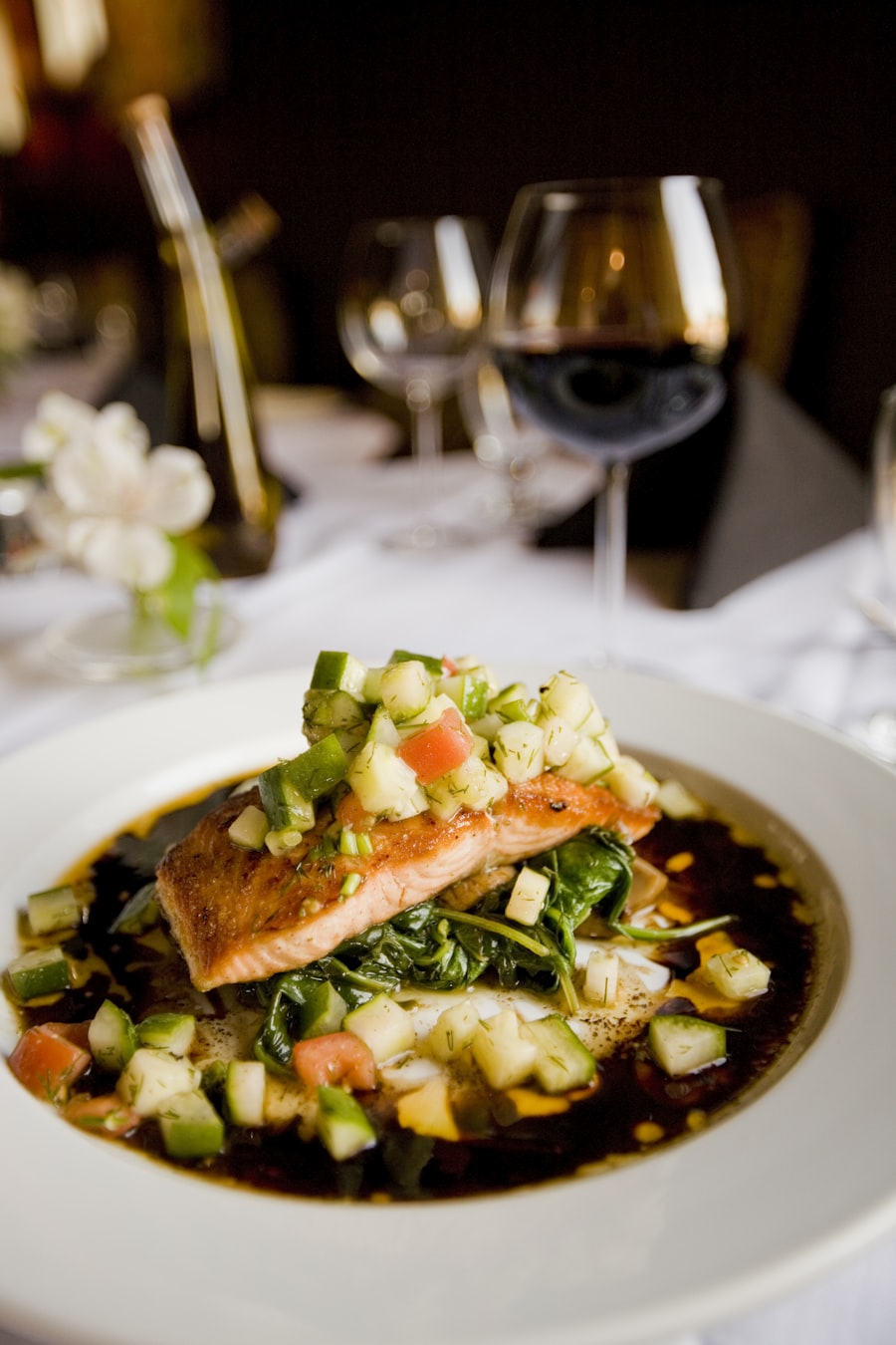 Salmón al vino blanco
